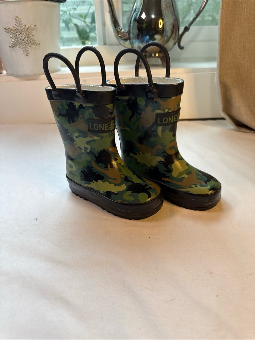 Loneo Kids' Green Camo Rain Boots with Black Trim